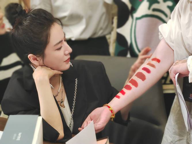 薇娅李佳琦直播收入_快手卡盟24小时在线下单平台_直播带货刷数据